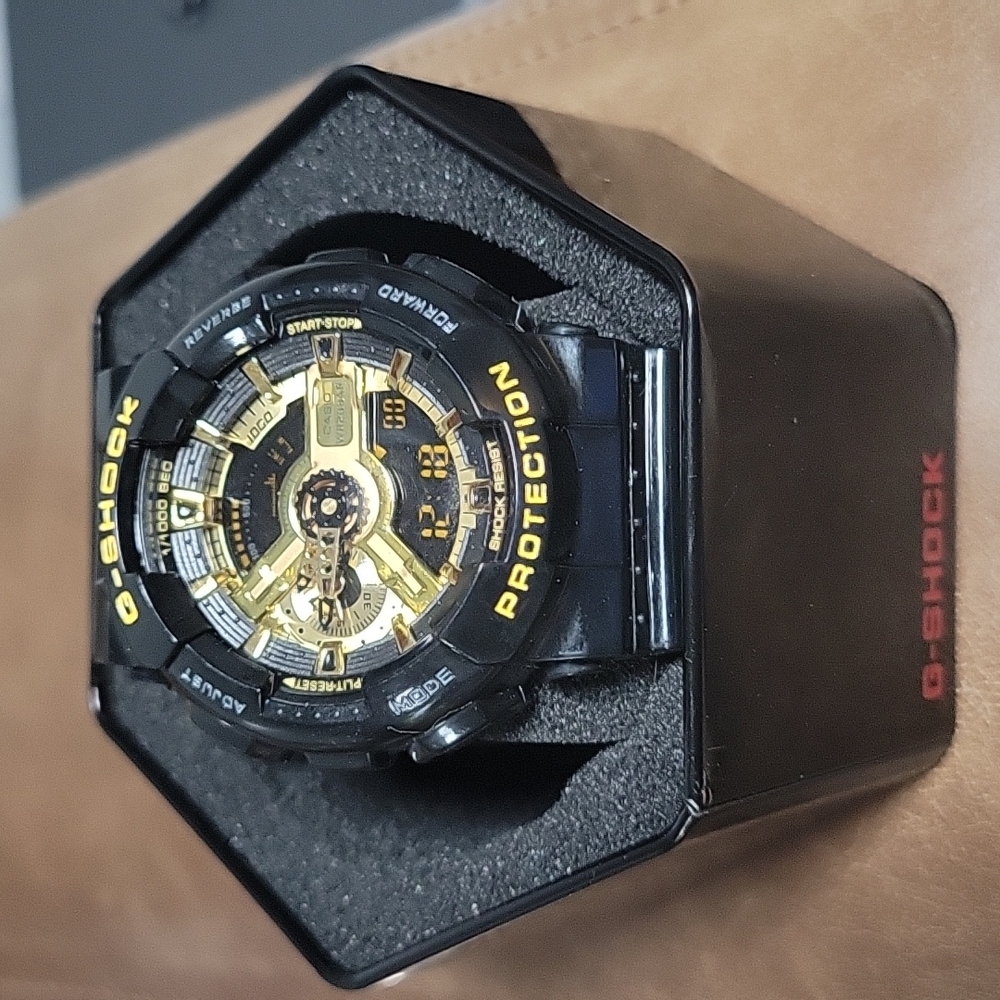 Great Condition Casio G Shock GA-110GB. Watch does need a replacement battery.
